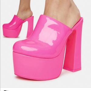 Yru dollskill pink clog platforms size 6
